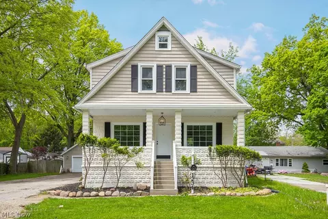 1234 E 340th St, Eastlake, OH 44095