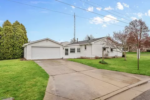 496 W Virginia Ave, Sebring, OH 44672