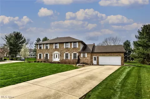3058 Chardonnay Ln, Youngstown, OH 44514