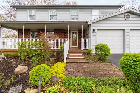 8593 Black Oak Dr NE, Warren, OH 44484