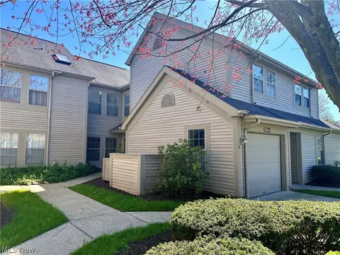103 N Aspen Ct #4, Warren, OH 44484
