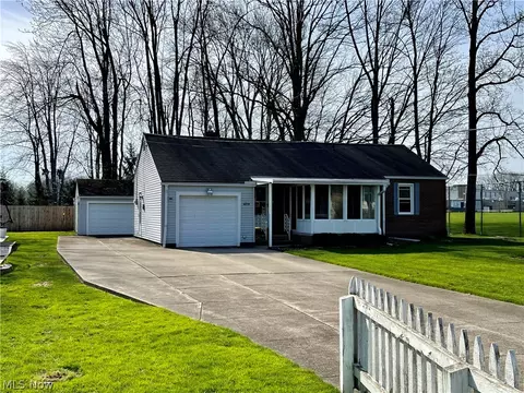 6879 Franke Rd, Middleburg Heights, OH 44130