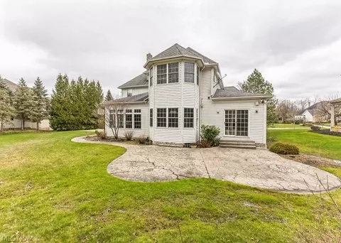 6712 Winston Ln, Solon, OH 44139 photo 2