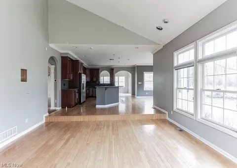 6712 Winston Ln, Solon, OH 44139 photo 7