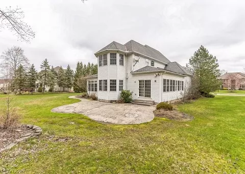 6712 Winston Ln, Solon, OH 44139 photo 3