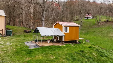 Exterior - 1088 Bear Run Rd, Cairo, WV 26337 photo 5 of 6