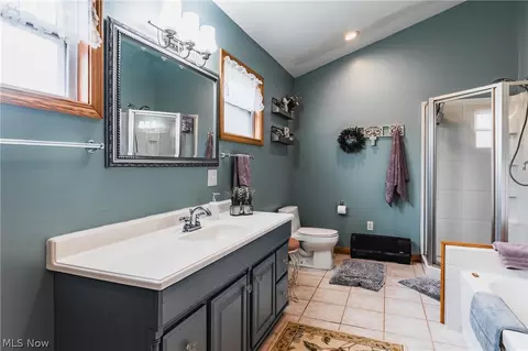 Bath - 1088 Bear Run Rd, Cairo, WV 26337 photo 1 of 3