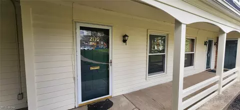 2110 Cottingham Dr, Lyndhurst, OH 44124