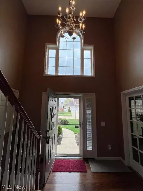 115 Firestone Dr, Berea, OH 44017 photo 2