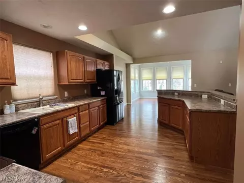 115 Firestone Dr, Berea, OH 44017 photo 6
