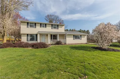 11543 Iroquois Trl, Brecksville, OH 44141