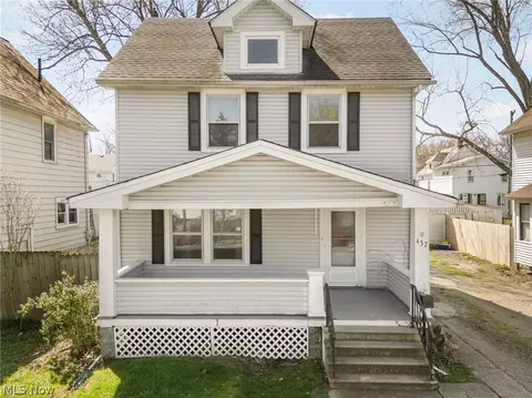 Exterior - 437 Kenyon Ave, Elyria, OH 44035 photo 2 of 8