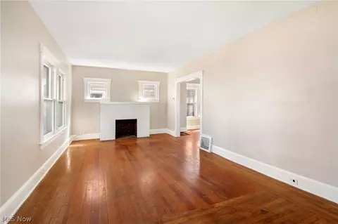 Living - 437 Kenyon Ave, Elyria, OH 44035 photo 2 of 3