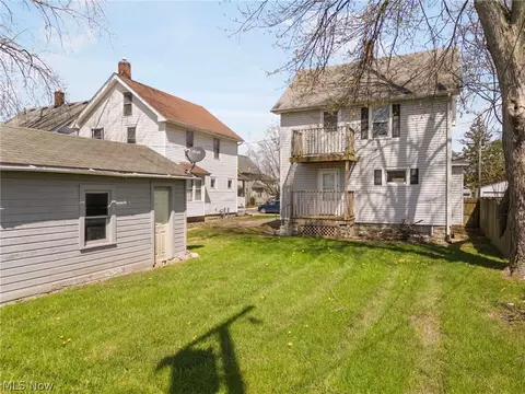 Exterior - 437 Kenyon Ave, Elyria, OH 44035 photo 8 of 8