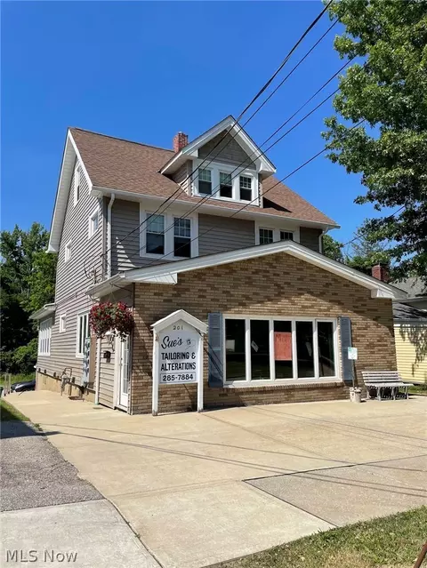 201 N Hambden St, Chardon, OH 44024