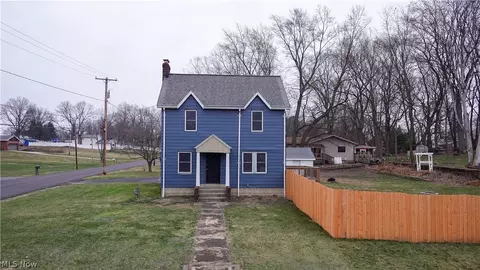 847 Ewart Rd, Akron, OH 44312