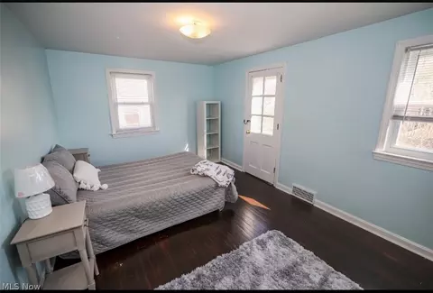 Bedroom - 165 E 209th St, Euclid, OH 44123 photo 3 of 4