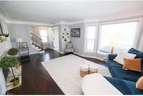 Living - 165 E 209th St, Euclid, OH 44123 photo 3 of 6
