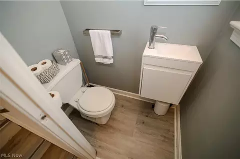 Bath - 165 E 209th St, Euclid, OH 44123 photo 1 of 1