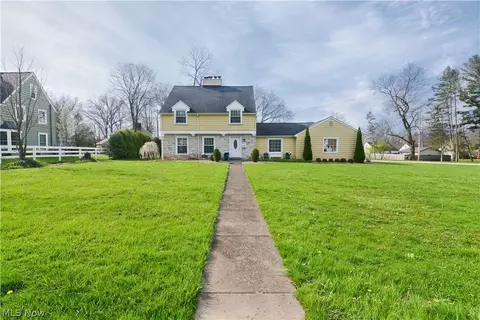 129 Forest Hill Rd, Youngstown, OH 44512