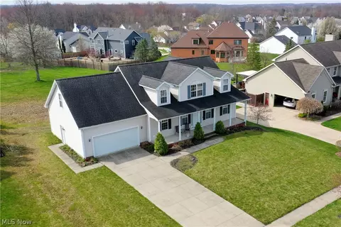 1180 Windward Ln, Kent, OH 44240