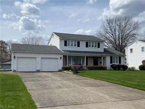 2572 Frostwood Dr, Youngstown, OH 44515