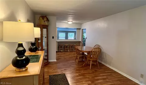 Dining - 2665 Robindale Ave, Akron, OH 44312 photo 1 of 2