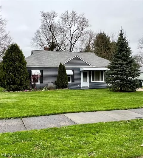 Exterior - 2665 Robindale Ave, Akron, OH 44312 photo 9 of 10