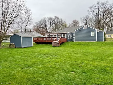 Exterior - 2665 Robindale Ave, Akron, OH 44312 photo 8 of 10