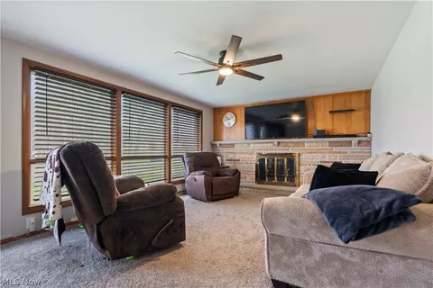Living - 4904 3rd St NW, Canton, OH 44708 photo 4 of 4