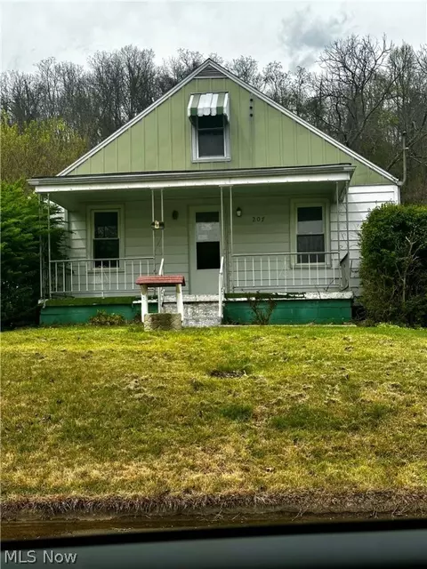 207 6th Ave, Parkersburg, WV 26101