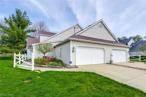 2043 Meadow Gate #99, Akron, OH 44313