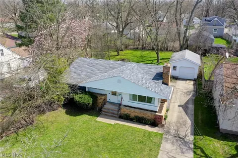 81 Nordham Dr, Bedford, OH 44146