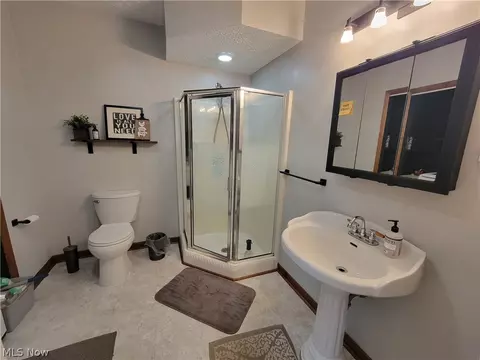 Bath - 5636 Ledge Rd, Madison, OH 44057 photo 4 of 5