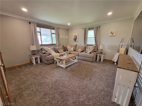 Living - 5636 Ledge Rd, Madison, OH 44057 photo 2 of 4