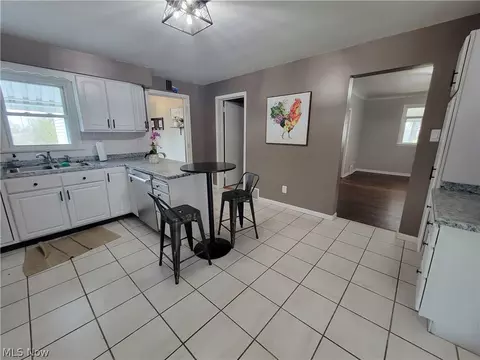 Kitchen - 5636 Ledge Rd, Madison, OH 44057 photo 3 of 3