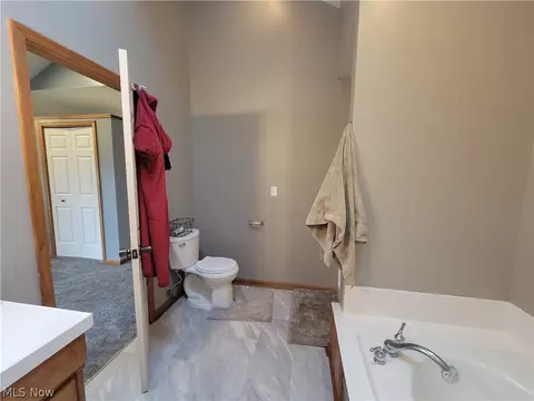 Bath - 5636 Ledge Rd, Madison, OH 44057 photo 3 of 5