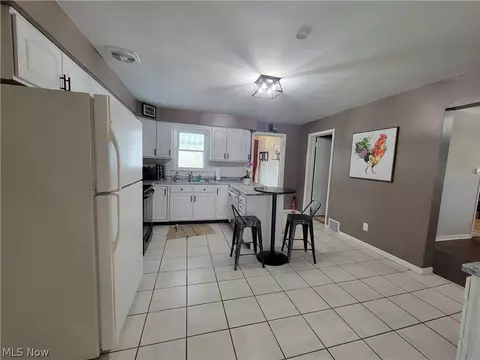 Kitchen - 5636 Ledge Rd, Madison, OH 44057 photo 2 of 3