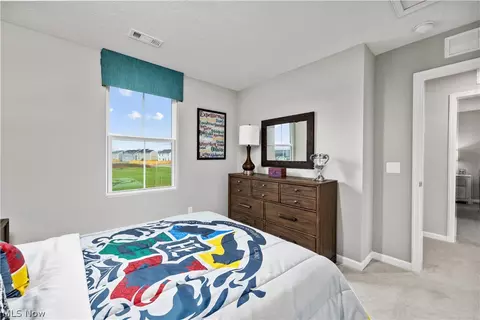 Bedroom - 4615 Erhart Dr, Lorain, OH 44053 photo 9 of 13