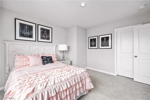 Bedroom - 4615 Erhart Dr, Lorain, OH 44053 photo 7 of 13
