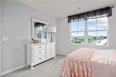 Bedroom - 4615 Erhart Dr, Lorain, OH 44053 photo 6 of 13