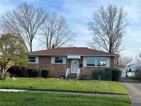 12109 Denver Dr, Parma, OH 44130
