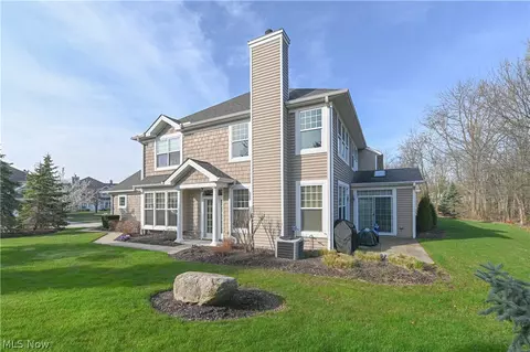 514 Vintage Pt, Avon Lake, OH 44012