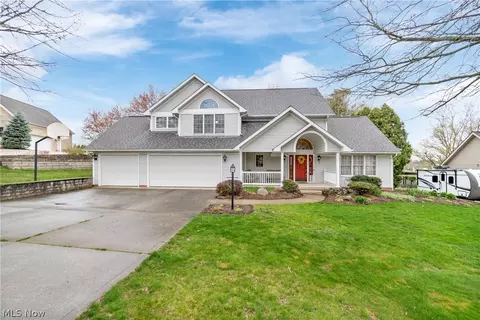 941 Apple Blossom Ln, Orrville, OH 44667
