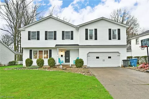 1804 Alverne Dr, Youngstown, OH 44514