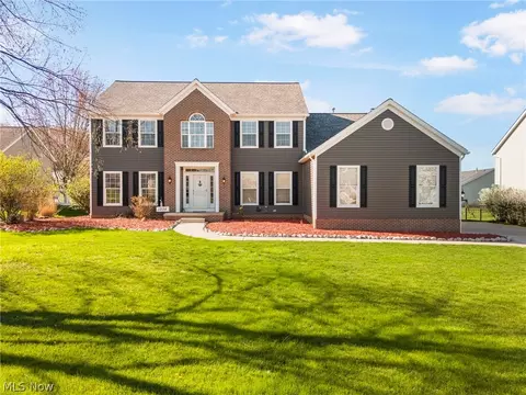 1224 Stone Crossing St NE, Canton, OH 44721
