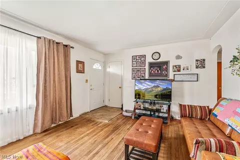 Living - 2913 Werner Ct, Lorain, OH 44052 photo 1 of 3