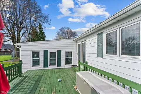 Exterior - 2913 Werner Ct, Lorain, OH 44052 photo 5 of 7