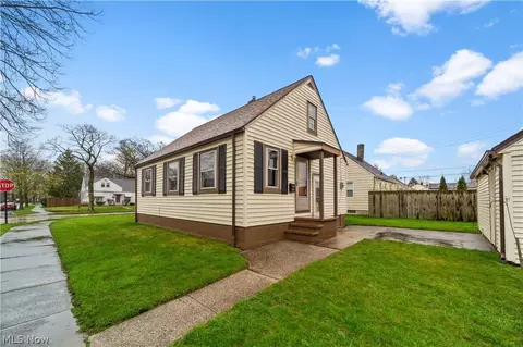 4350 W 187th St, Cleveland, OH 44135