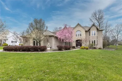 8596 Scenicview Dr, Broadview Heights, OH 44147